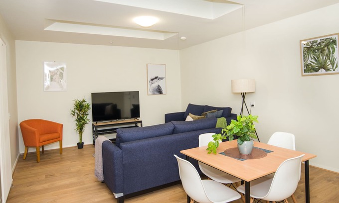 Golden Point Apartment | 2 Bedroom Apartment | Ideal for families, couples, individuals and others