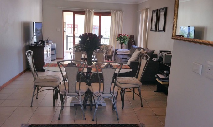 Kareeberg House | 2 bedroom apartment