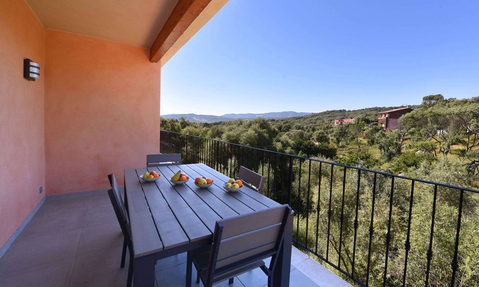 Olmeto Apartment | 2 bedroom apartment 200 meters from the WIFI beach, balconies, terraces,
