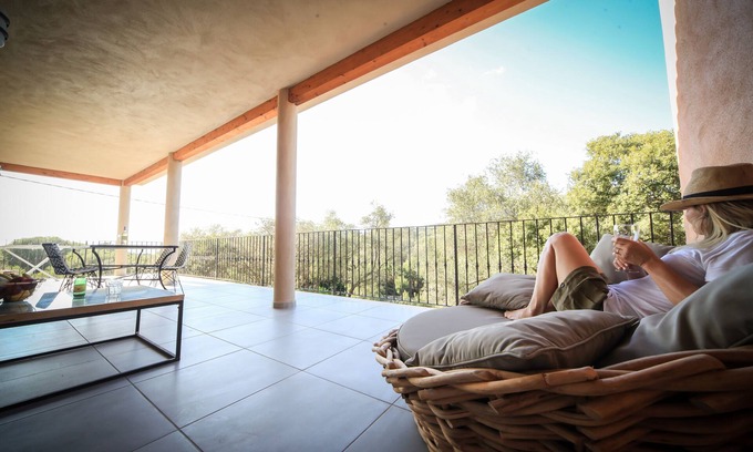 Olmeto Apartment | 2 bedroom apartment 200 meters from the WIFI beach, balconies, terraces,