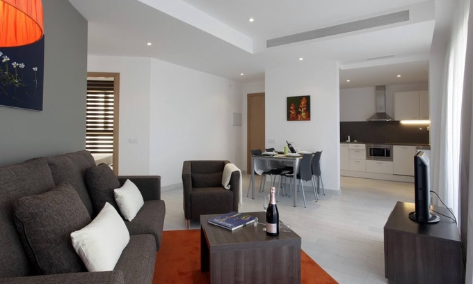 Les Corts Apartment | 2 bedroom apartment with large balcony