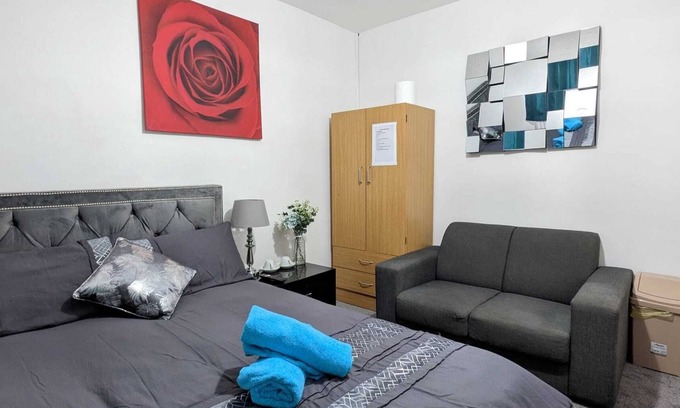 Stepney Green Apartment | 2 Bedroom Apartment