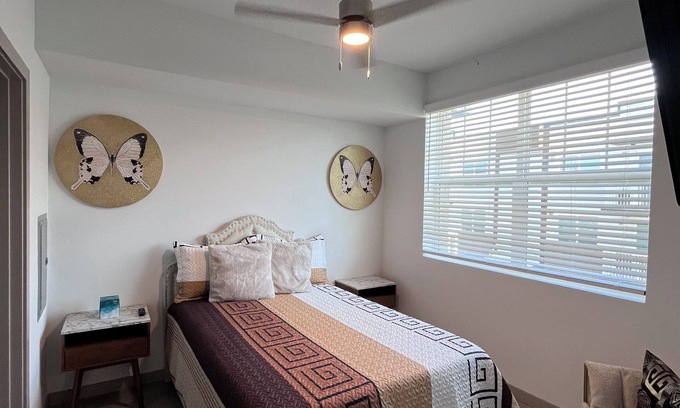 Oak Cliff Apartment | 2-bedroom apartment in nice Dallas with fitness room, AC