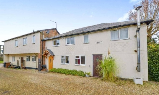 Albury Apartment | 2 bedroom apartment in quiet rural location near Stansted airport