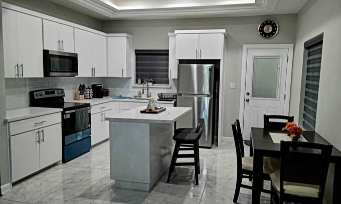 San Juan Apartment | 2-bedroom Apartment in San Juan near stores