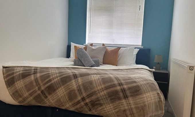 Horley Apartment | 2 Bedroom apartment near Gatwick