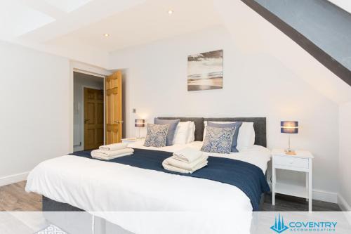 Coleshill Apartment | 2 Bedroom Apartment, NEC, HS2, BHX, JLR - Devereux House, Hosted By Coventry Accommodation
