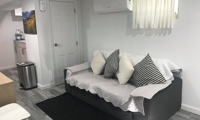 Queens Apartment | 2-bedroom apartment steps to Flushing Meadows-Corona Park