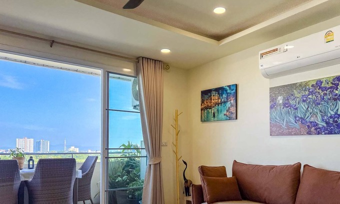 Wat Ket Apartment | 2-Bedroom Apartment with Nice View near Train Station.