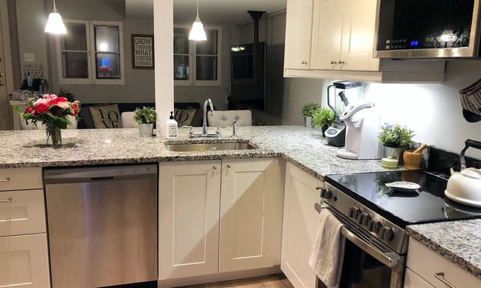 Capitol Hill Apartment | 2-Bedroom Apartment in Historic Capitol Hill House