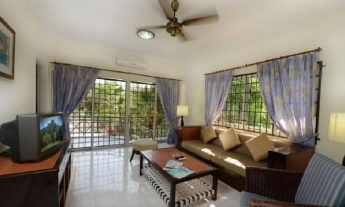Kuala Teriang Apartment | 2 Bedroom Apartment with Pool View