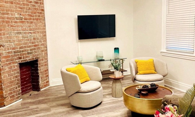 Brighton Heights Apartment | 2 Bedroom Apt. - Stylish, Modern, and Convenient!