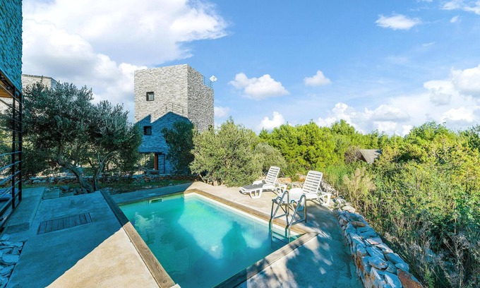 Dragove House | 2 bedroom awesome home in Dragove