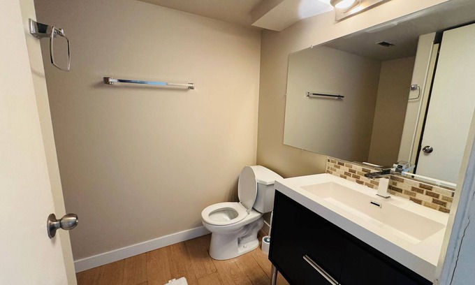 Forest Lawn House | 2 Bedroom Basement