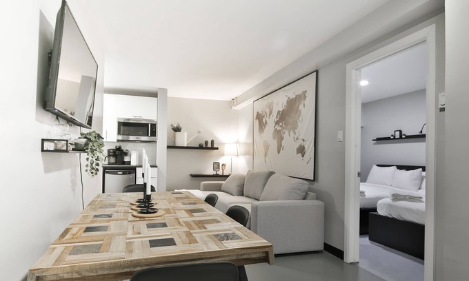 Mile End Apartment | 2 Bedroom Basement Hotel Suite Ideal for 6 ppl 104