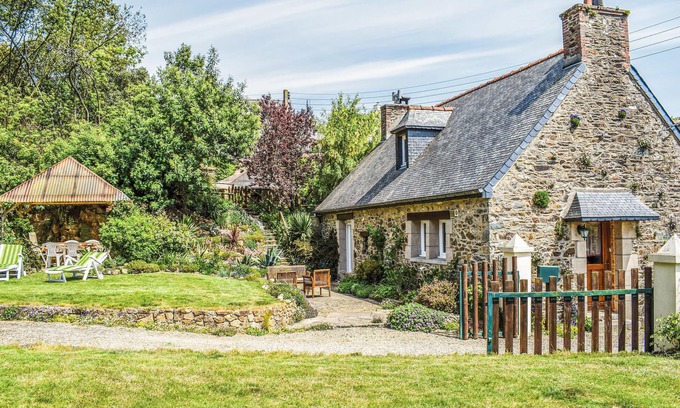 Plouguiel House | 2 bedroom beautiful home in Plouguiel