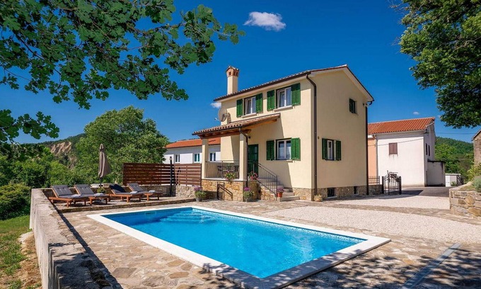 Pican House | 2 bedroom beautiful home in Pican
