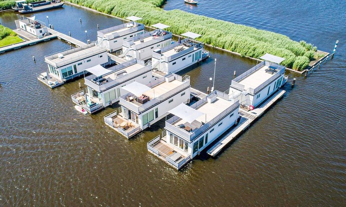 Leimuiden Boat Rental | 2 bedroom beautiful ship in Aalsmeer