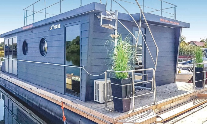 Lundby Boat Rental | 2 bedroom beautiful ship in Göteborg