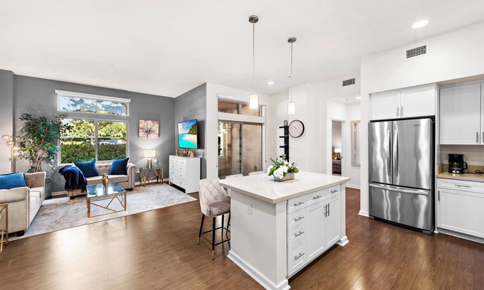 North Tustin Apartment | 2-bedroom beauty Walking Distance to Irvine Spectrum/15 minutes to disney