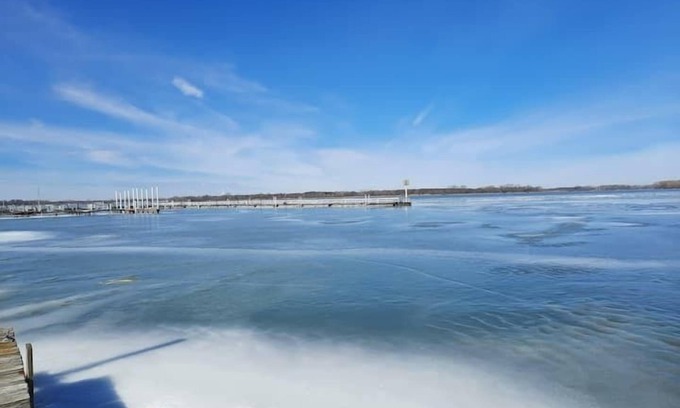Marblehead House | 2 Bedroom Cottage 100 yards to water. Dock & Ramp.