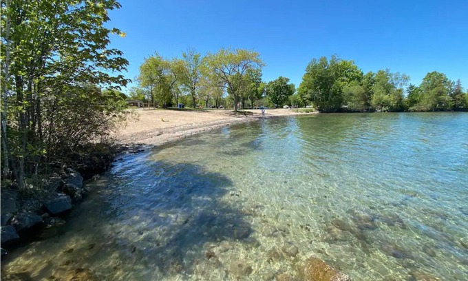 Alcona Cabin | 2 Bedroom Cabin Across Lake Simcoe