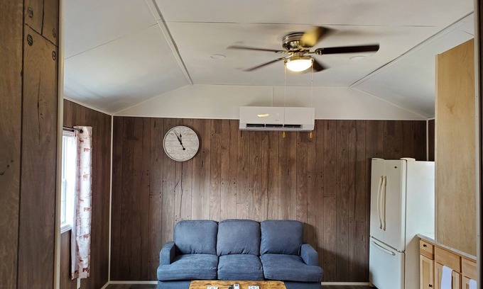 New Boston Cabin | 2 Bedroom Cabin Near the River