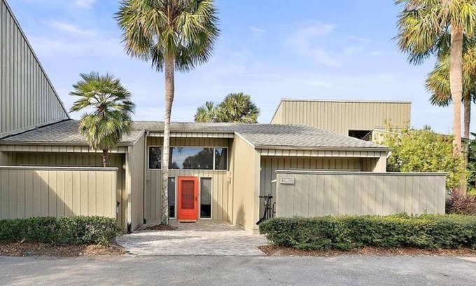 Sawgrass Apartment | 2 Bedroom Condo 223883 by Houzlet