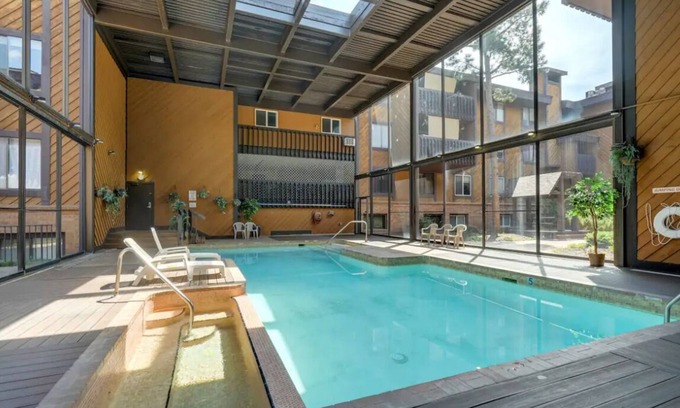 Skyway Condo | 2 Bedroom Condo. What a Location – in the City near the Mtn. Trails!