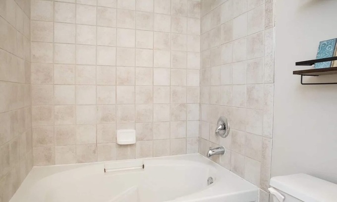 Near South Side Condo | 2-bedroom condo in perfect Chicago with WiFi, AC. Start your getaway
