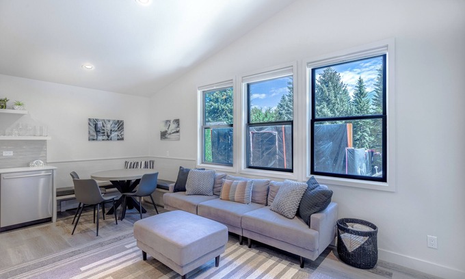 West End Condo | 2-Bedroom Condo in the Heart of Aspen. Blocks to Lifts, Shops, and Food.