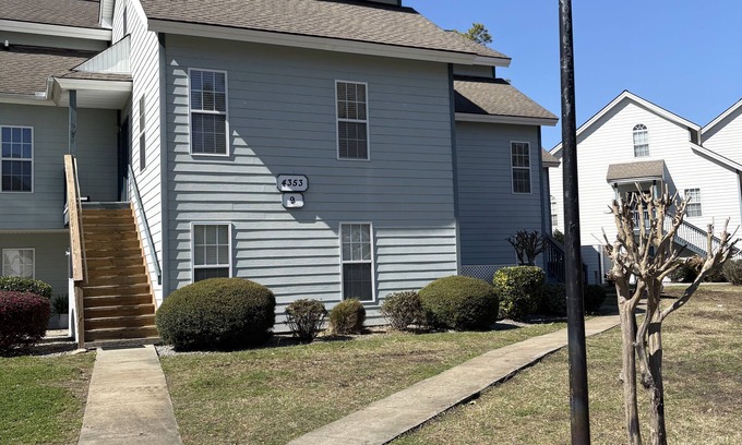 Little River Condo | 2-bedroom condo in lovely Little River with AC, WiFi, 5 minute car ride to ocean
