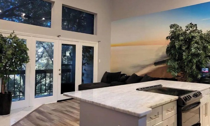 Lake Highlands Condo | 2-bedroom condo just 9 minutes drive to Galleria Dallas
