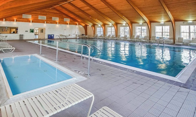 Tafton Condo | 2-Bedroom Condo Near Lake Wallenpaupack