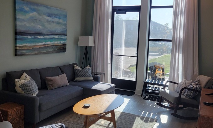 South Haven Condo | 2-bedroom condo with pool/hot tub in gorgeous South Haven