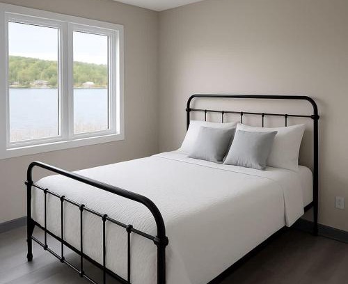 Gravenhurst House | 2-Bedroom Cottage #10 - Pitch Pine