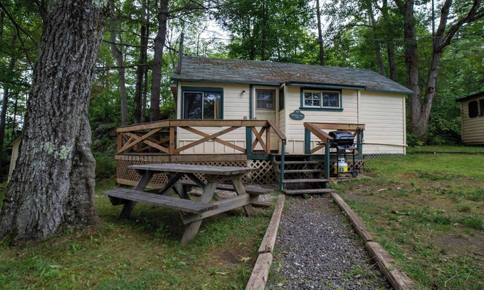 Gravenhurst Cabin | 2-Bedroom Cottage #4 - Monterey Pine