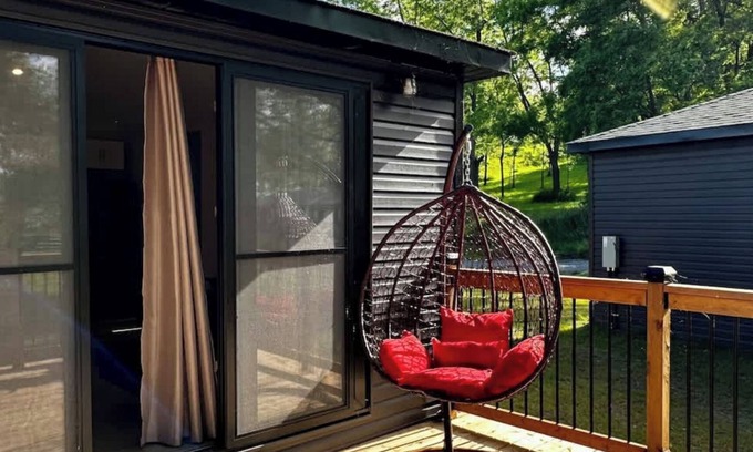 Harwood Cabin | 2 Bedroom Cottage #7: Willow Bay