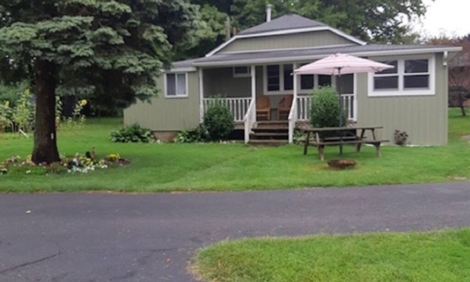 Port Dover Cottage | 2 bedroom cottage plus a childrens' loft on the stunning Lake Erie shoreline