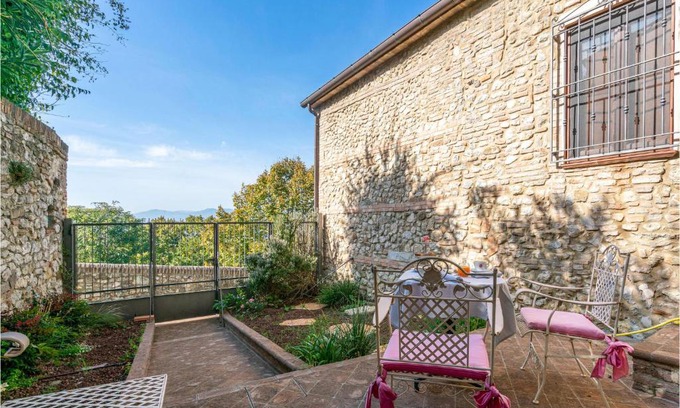 Verucchio Apartment | 2 Bedroom Cozy Apartment In Verucchio