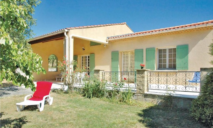 Saint-Trinit House | 2 Bedroom Cozy Home In Saint Trinit