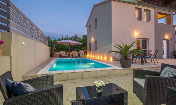 Kras House | 2 bedroom cozy home in Kras