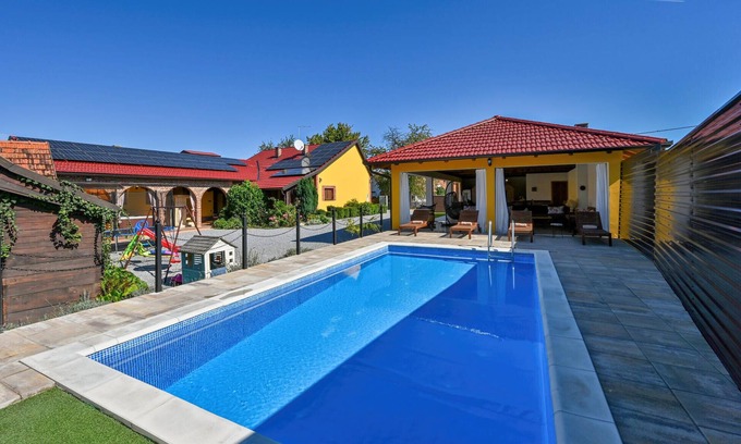 Velika Trnovitica House | 2 bedroom cozy home in Gornja Ploscica