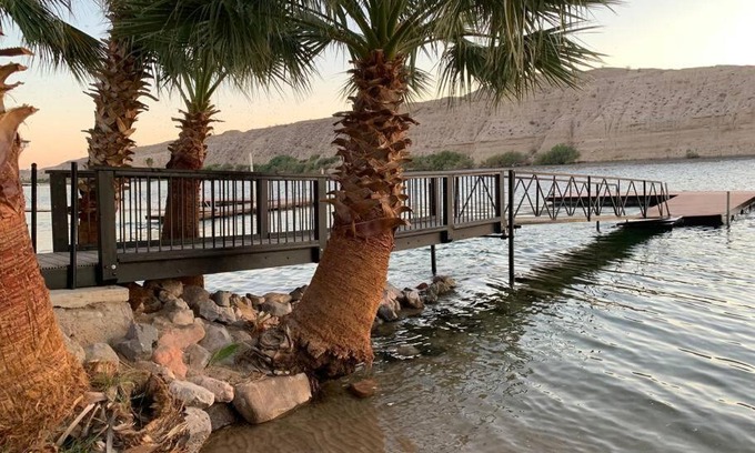 Bullhead City Apartment | #2 bedroom cozy SUITE, 1 min walk to the beach #