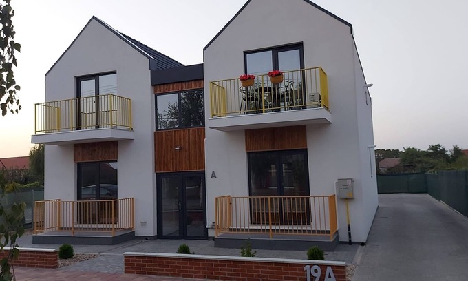 Sannicolau Mare Apartment | 2-bedroom deluxe apartment with living room