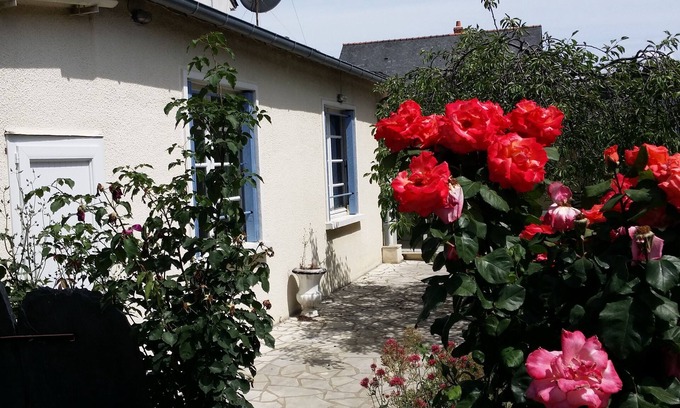 Les Ponts-de-Ce House | 2-bedroom detached house for 4 to 6 people