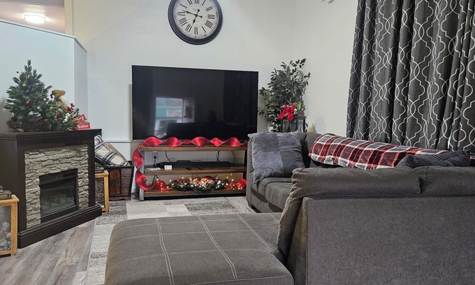 St. Maries Hotel | 2 Bedroom-Downtown St. Maries