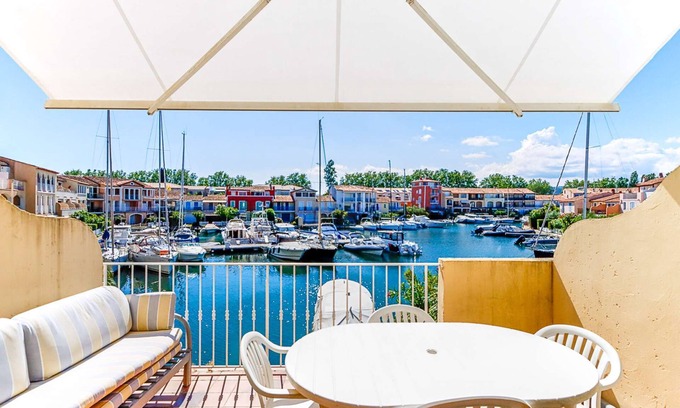 Port Grimaud Apartment | 2-bedroom duplex apartment in Port Grimaud - Terrace with canal view, WIFI