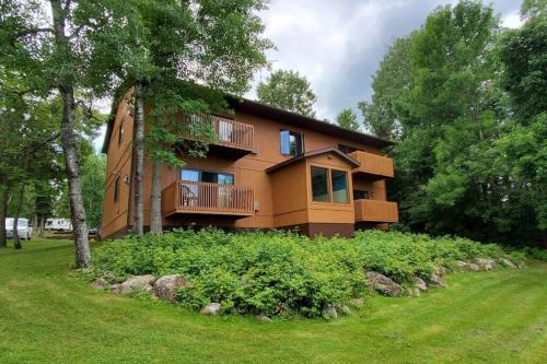 Ray Villa | 2 Bedroom Eagle Villa In Voyageurs National Park