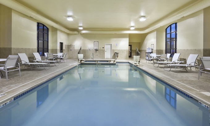 Okemos Condo | 2 Bedroom | Free Breakfast Buffet.